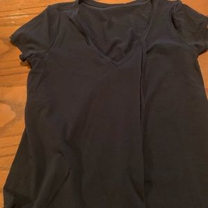 Lululemon black tee
